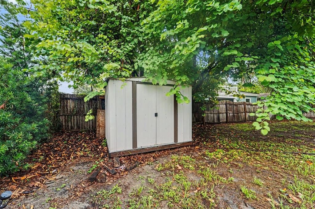 For Sale: $350,000 (3 beds, 2 baths, 1216 Square Feet)