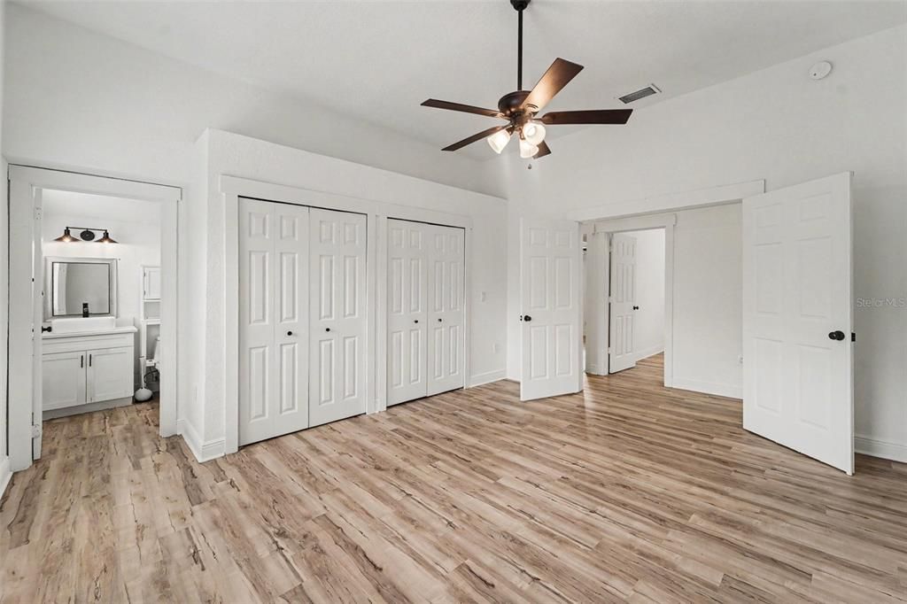 For Sale: $350,000 (3 beds, 2 baths, 1216 Square Feet)