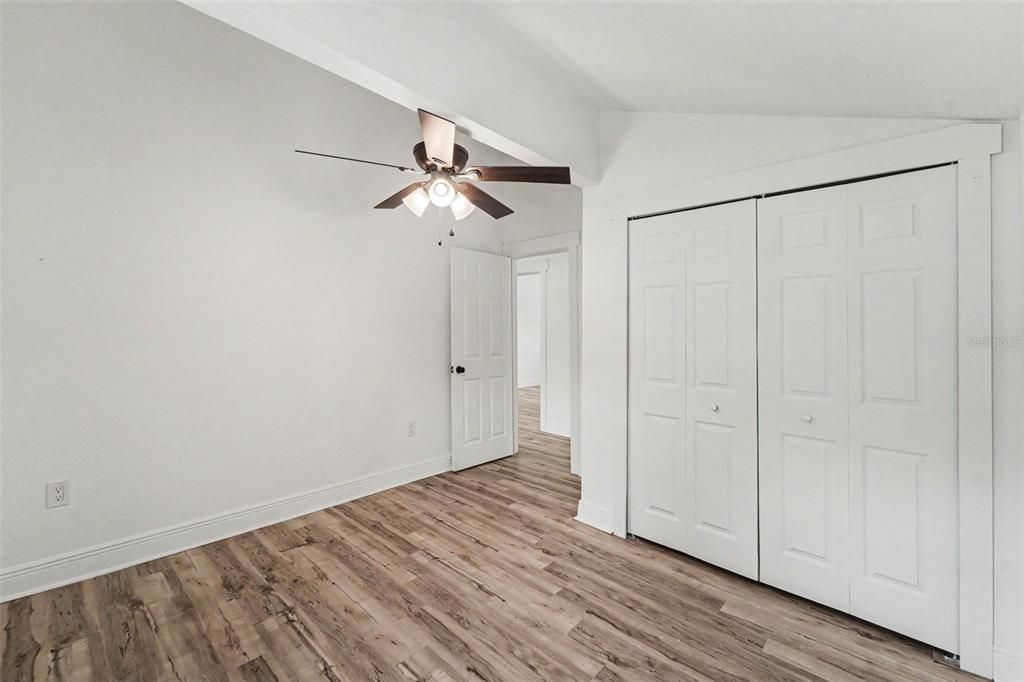 For Sale: $350,000 (3 beds, 2 baths, 1216 Square Feet)