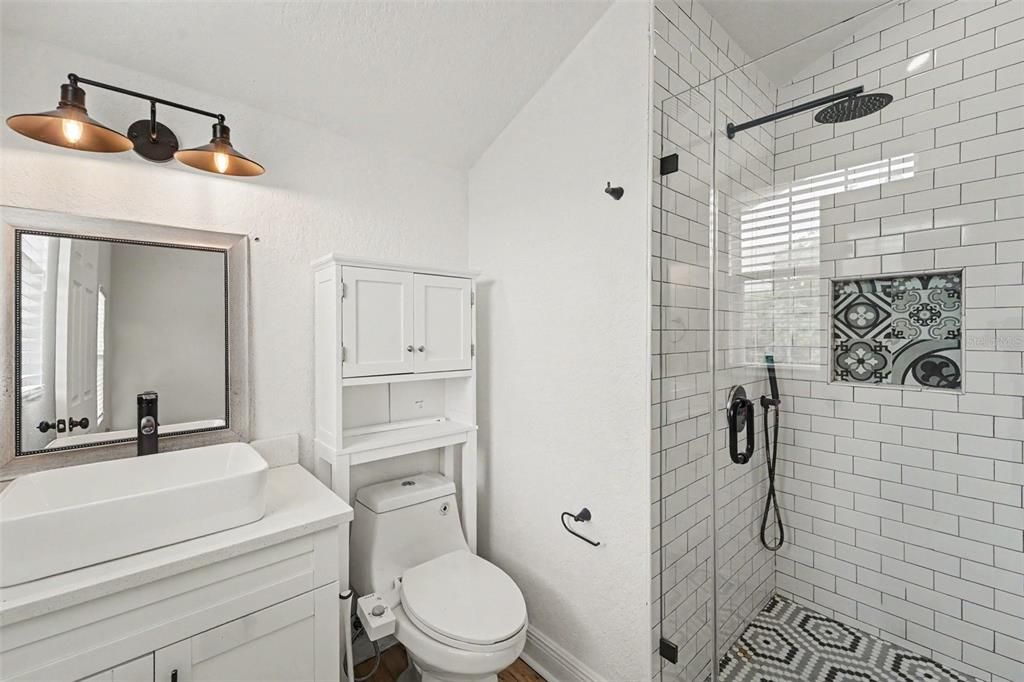 For Sale: $350,000 (3 beds, 2 baths, 1216 Square Feet)