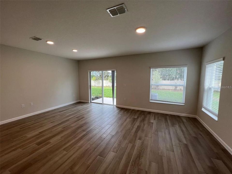 En Renta: $2,500 (4 camas, 3 baños, 1762 Pies cuadrados)