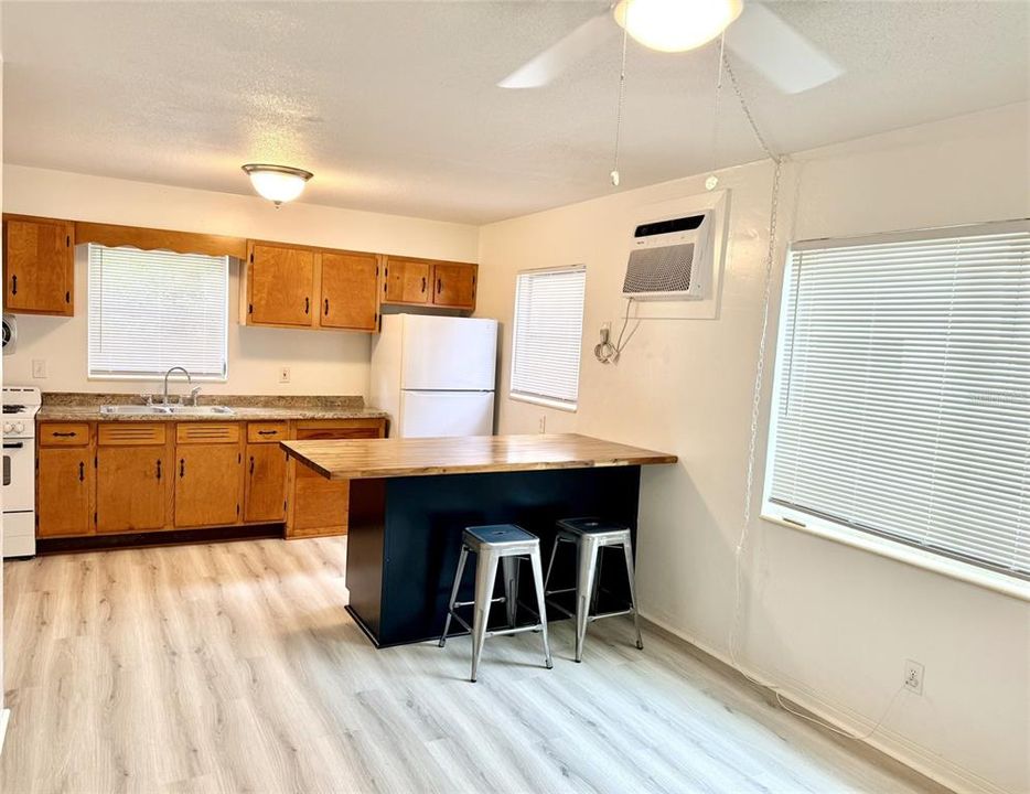 В аренду: $1,395 (1 спален, 1 ванн, 560 Квадратных фут)