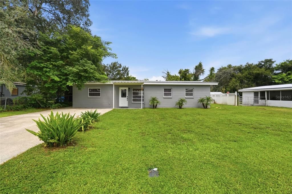 For Sale: $235,000 (3 beds, 2 baths, 1165 Square Feet)