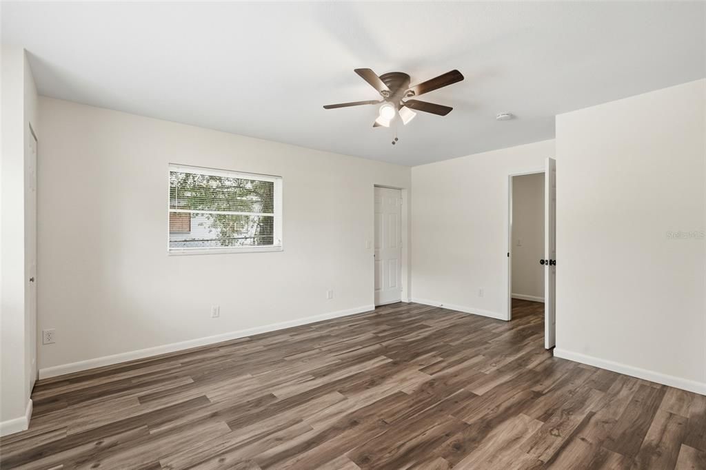 For Sale: $235,000 (3 beds, 2 baths, 1165 Square Feet)