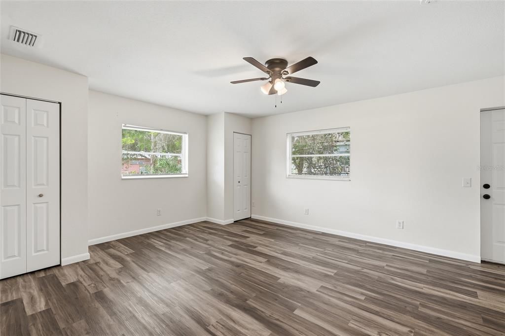 For Sale: $235,000 (3 beds, 2 baths, 1165 Square Feet)