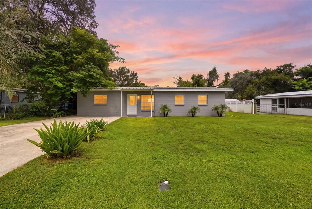 For Sale: $235,000 (3 beds, 2 baths, 1165 Square Feet)
