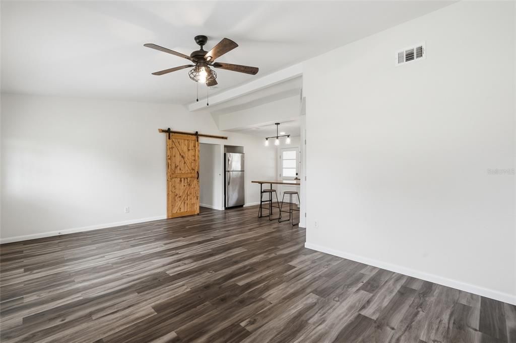 For Sale: $235,000 (3 beds, 2 baths, 1165 Square Feet)