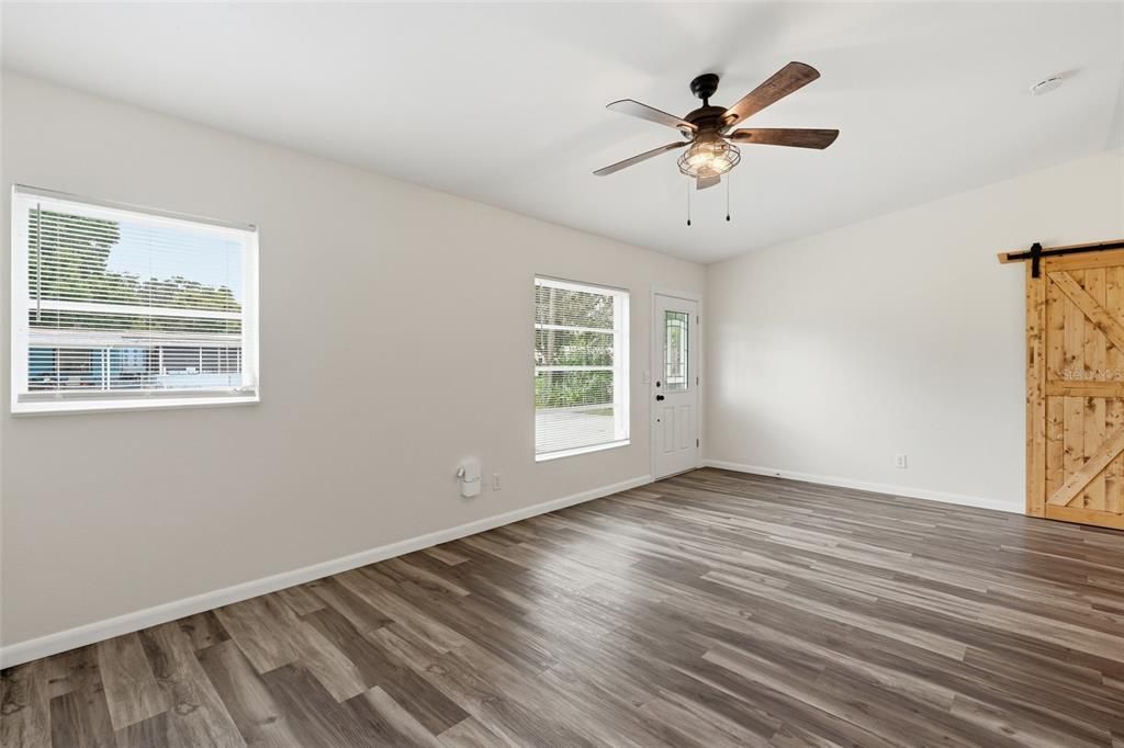 For Sale: $235,000 (3 beds, 2 baths, 1165 Square Feet)
