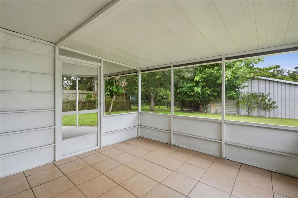 For Sale: $235,000 (3 beds, 2 baths, 1165 Square Feet)