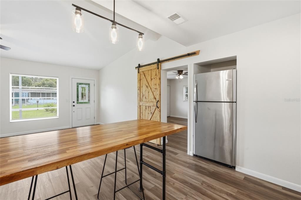 For Sale: $235,000 (3 beds, 2 baths, 1165 Square Feet)