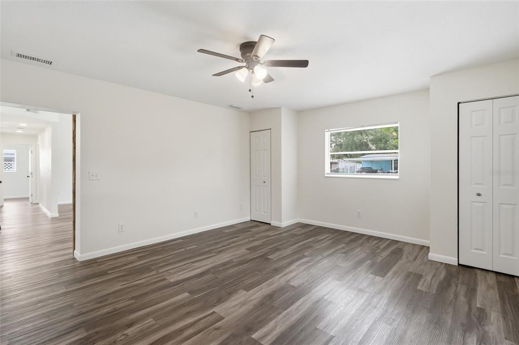 For Sale: $235,000 (3 beds, 2 baths, 1165 Square Feet)