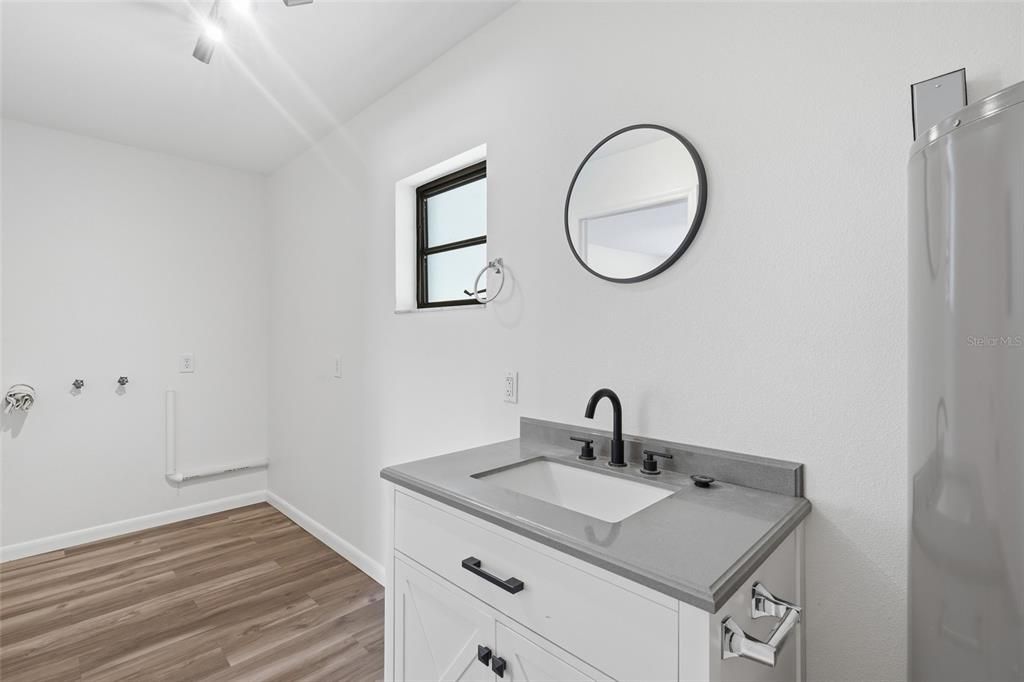 For Sale: $235,000 (3 beds, 2 baths, 1165 Square Feet)