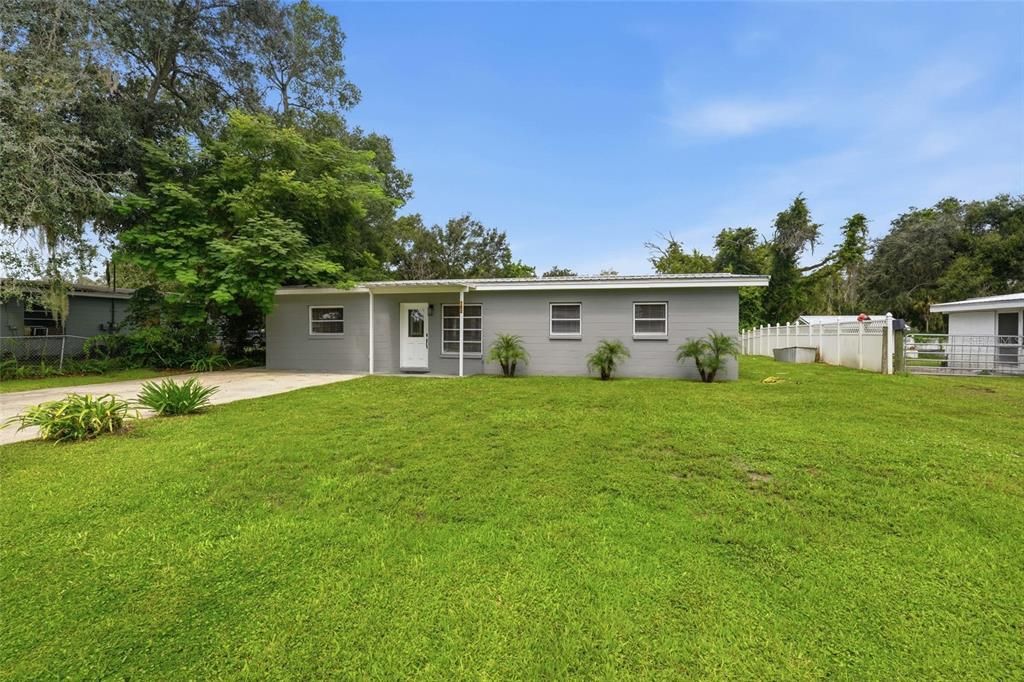 For Sale: $235,000 (3 beds, 2 baths, 1165 Square Feet)
