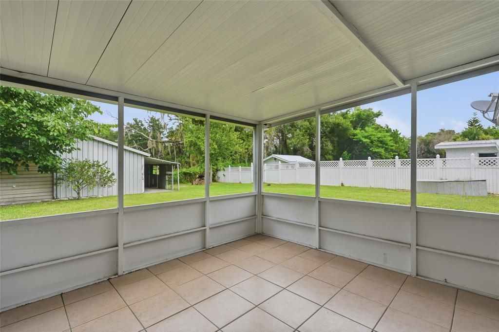 For Sale: $235,000 (3 beds, 2 baths, 1165 Square Feet)