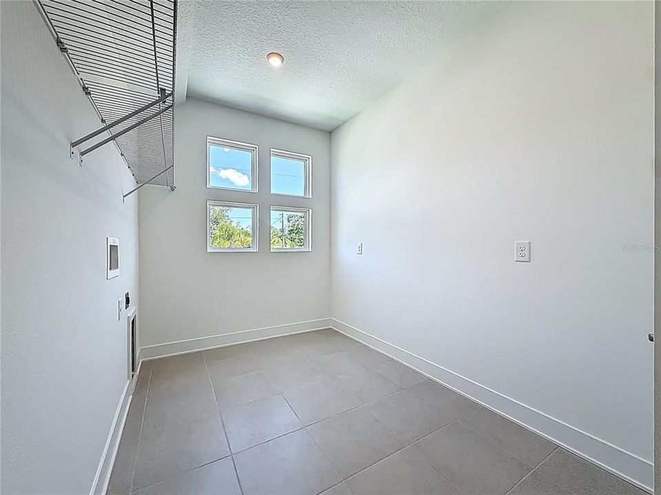 For Sale: $1,345,000 (4 beds, 4 baths, 3306 Square Feet)