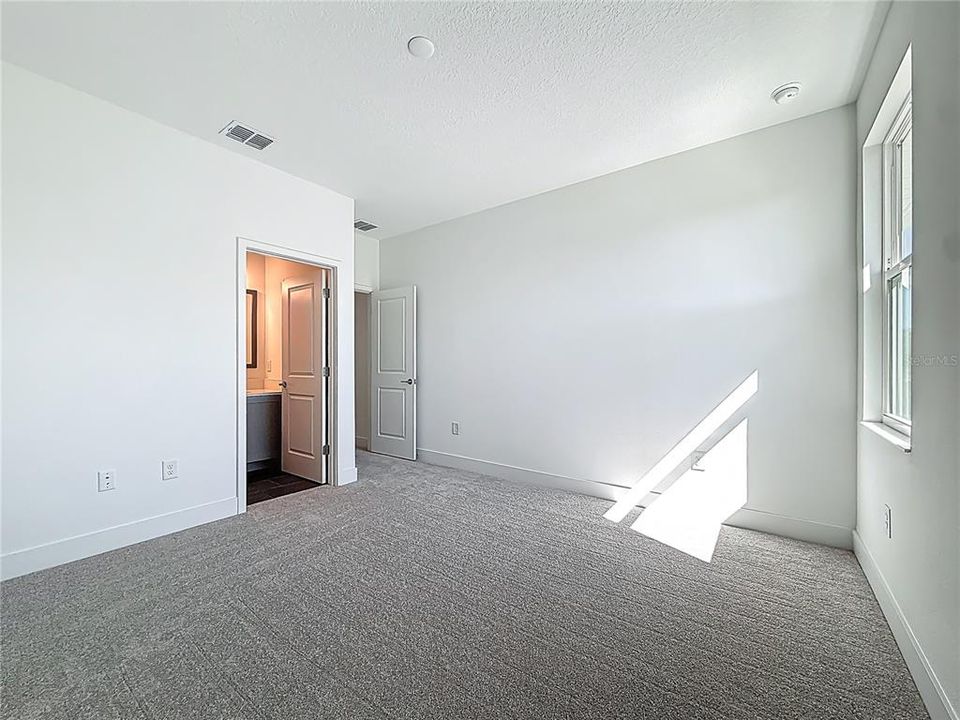 For Sale: $1,345,000 (4 beds, 4 baths, 3306 Square Feet)