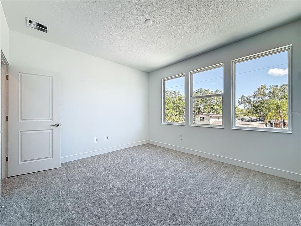 For Sale: $1,345,000 (4 beds, 4 baths, 3306 Square Feet)