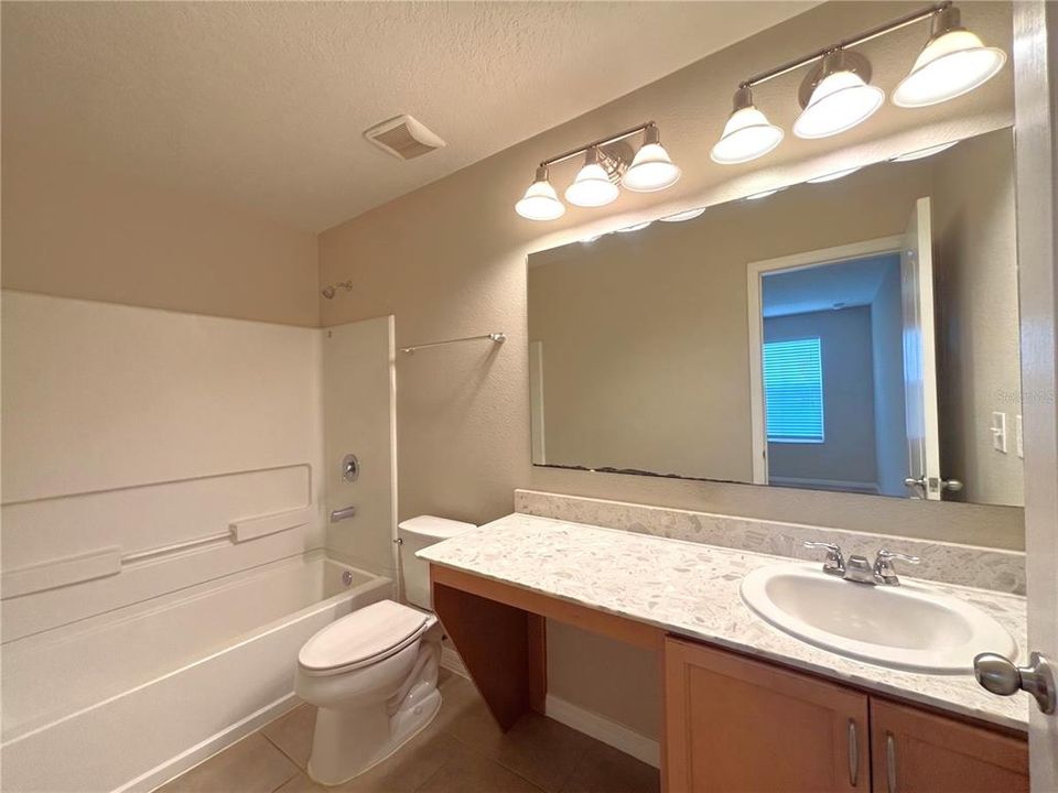 В аренду: $2,545 (4 спален, 3 ванн, 1649 Квадратных фут)
