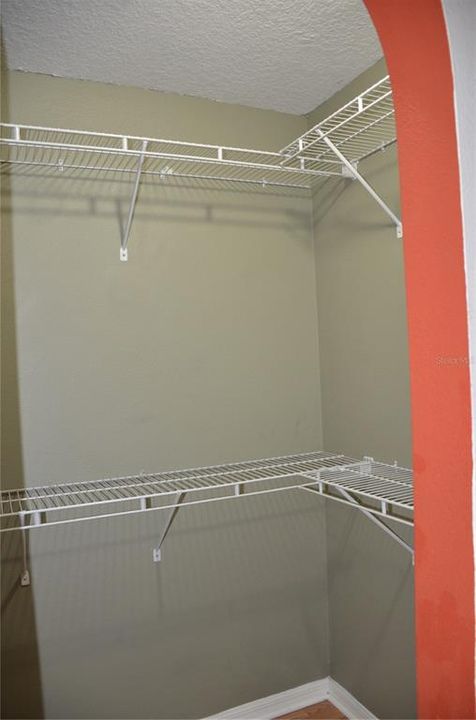В аренду: $1,800 (4 спален, 2 ванн, 2088 Квадратных фут)