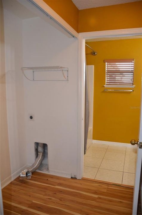 В аренду: $1,800 (4 спален, 2 ванн, 2088 Квадратных фут)