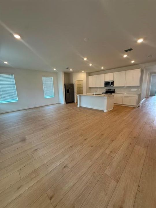 В аренду: $2,900 (4 спален, 3 ванн, 2175 Квадратных фут)