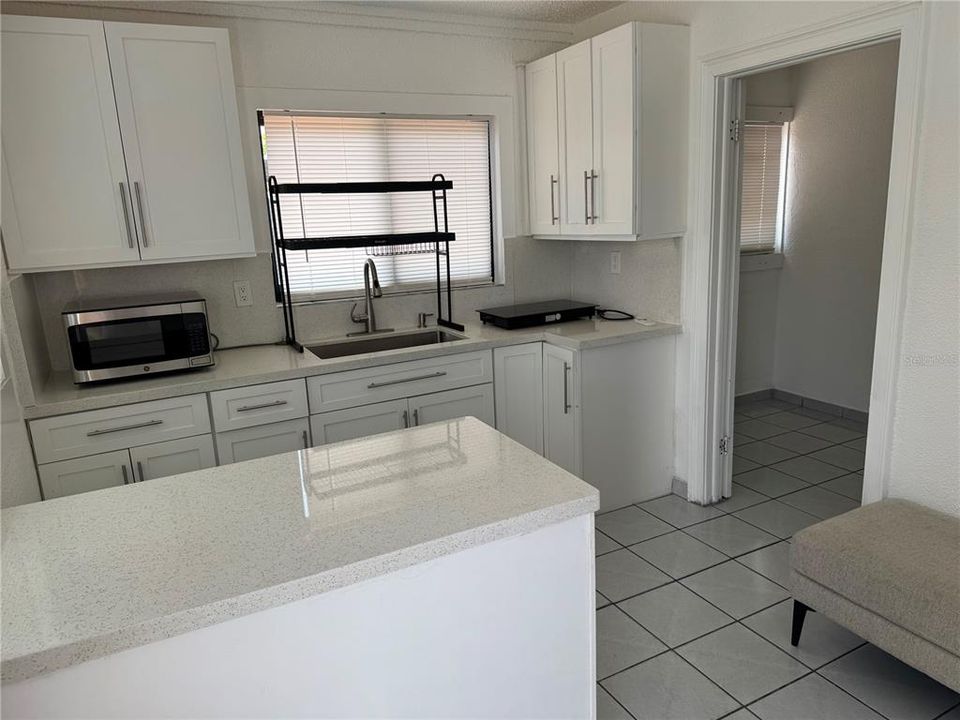 В аренду: $4,500 (4 спален, 2 ванн, 1478 Квадратных фут)