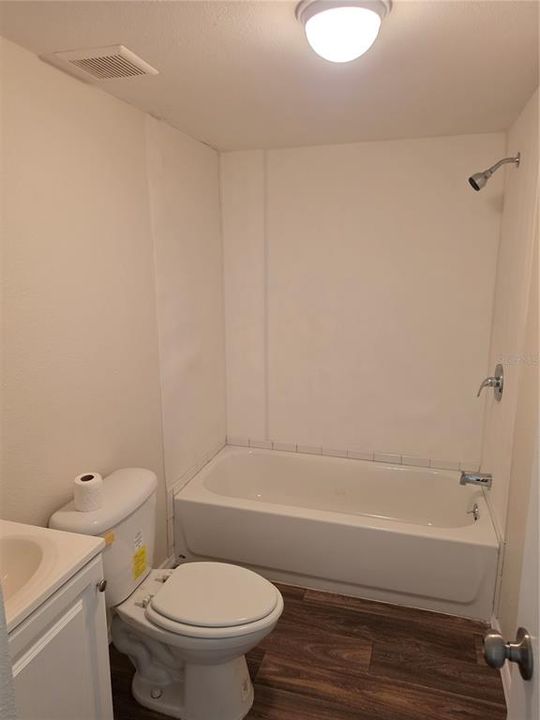 На продажу: $135,000 (3 спален, 2 ванн, 924 Квадратных фут)