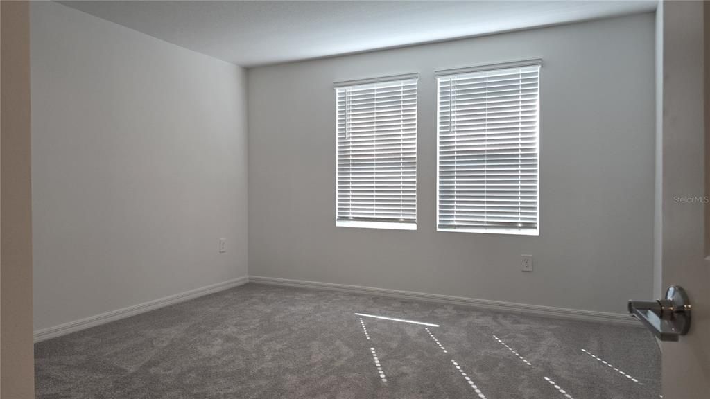 В аренду: $1,950 (3 спален, 2 ванн, 1407 Квадратных фут)
