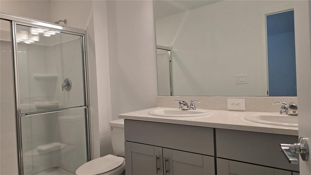В аренду: $1,950 (3 спален, 2 ванн, 1407 Квадратных фут)