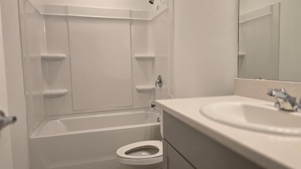 В аренду: $1,950 (3 спален, 2 ванн, 1407 Квадратных фут)