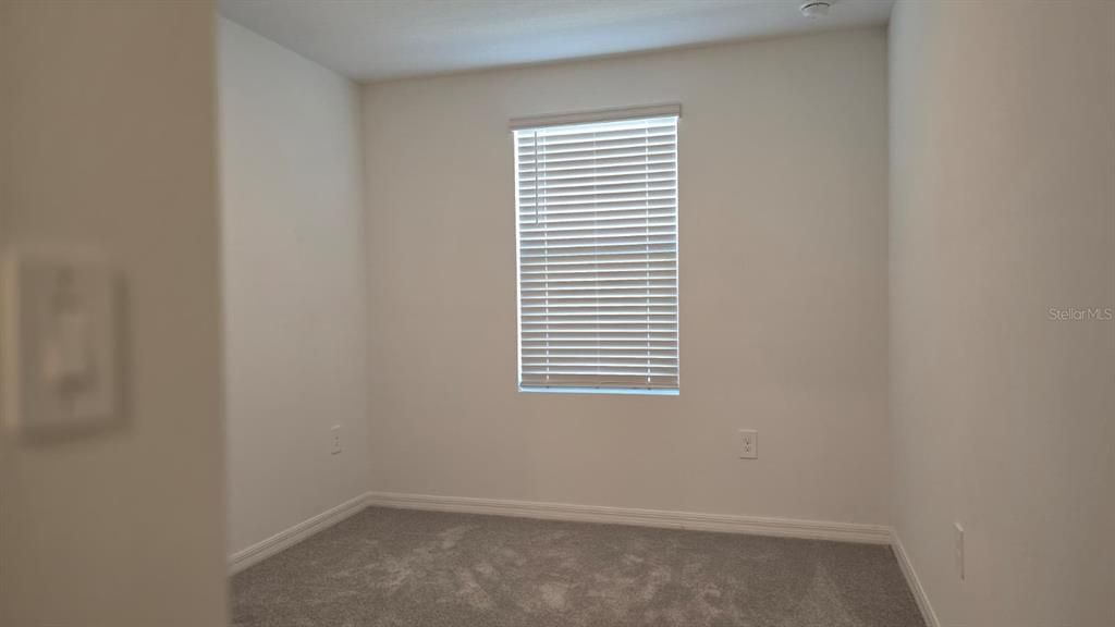 В аренду: $1,950 (3 спален, 2 ванн, 1407 Квадратных фут)