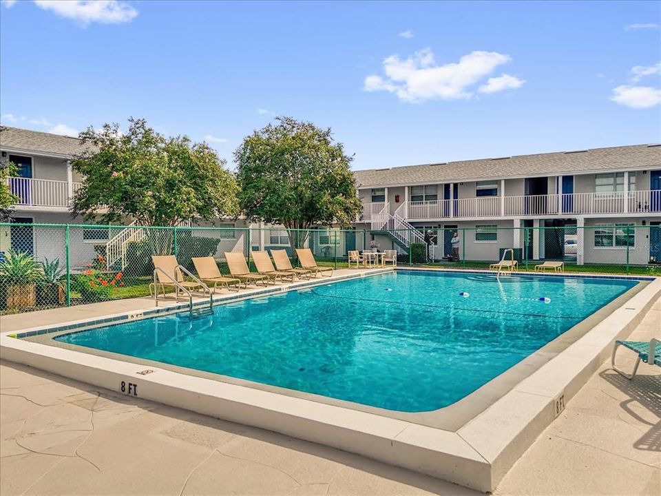 For Sale: $125,000 (2 beds, 1 baths, 702 Square Feet)