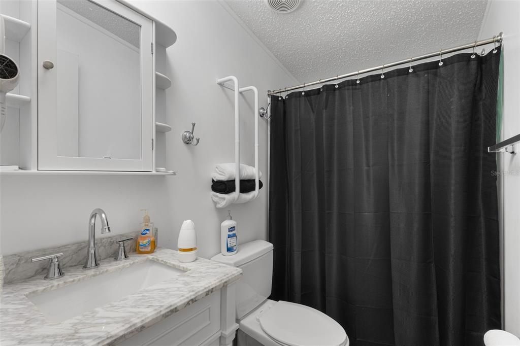 En Venta: $204,900 (3 camas, 2 baños, 1196 Pies cuadrados)
