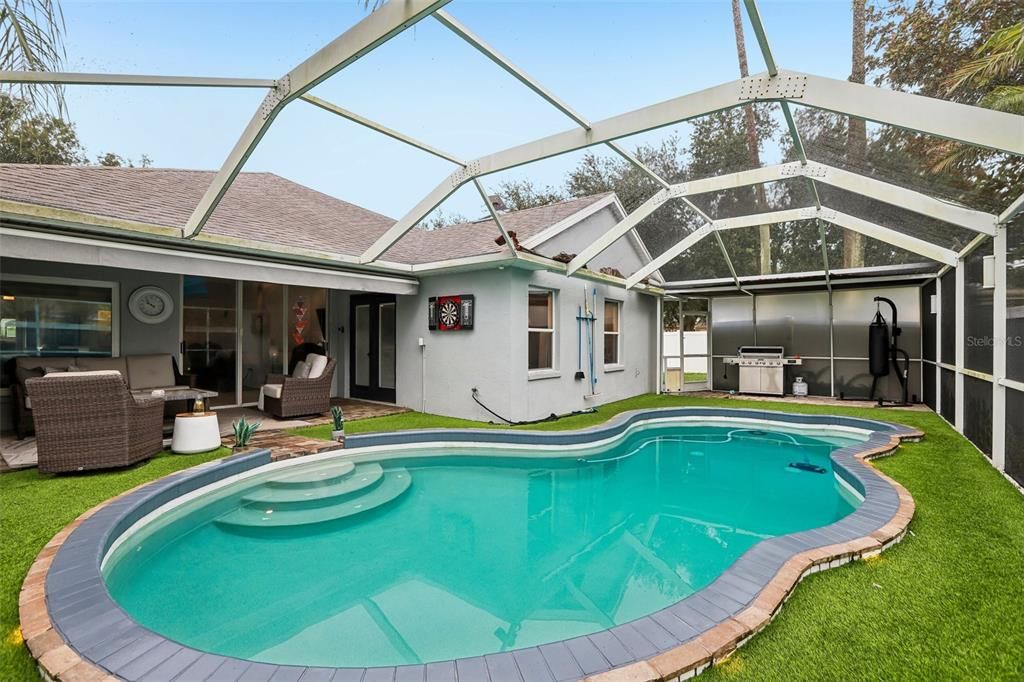 For Sale: $539,900 (4 beds, 2 baths, 2044 Square Feet)