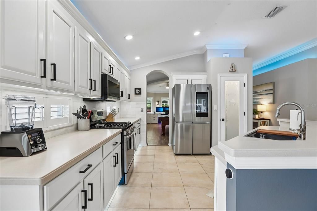 For Sale: $539,900 (4 beds, 2 baths, 2044 Square Feet)