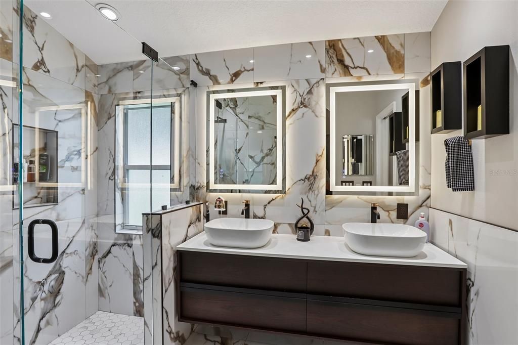 For Sale: $539,900 (4 beds, 2 baths, 2044 Square Feet)