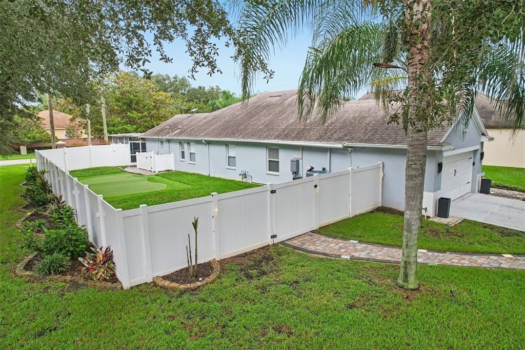 For Sale: $539,900 (4 beds, 2 baths, 2044 Square Feet)