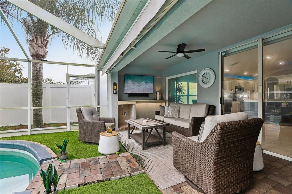 For Sale: $539,900 (4 beds, 2 baths, 2044 Square Feet)