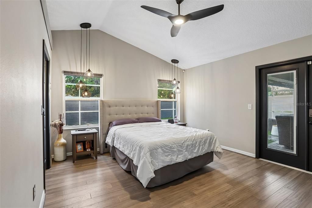 For Sale: $539,900 (4 beds, 2 baths, 2044 Square Feet)
