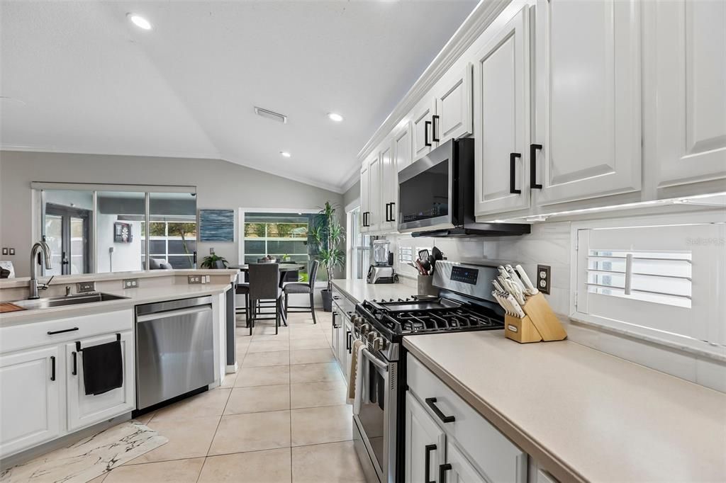 For Sale: $539,900 (4 beds, 2 baths, 2044 Square Feet)