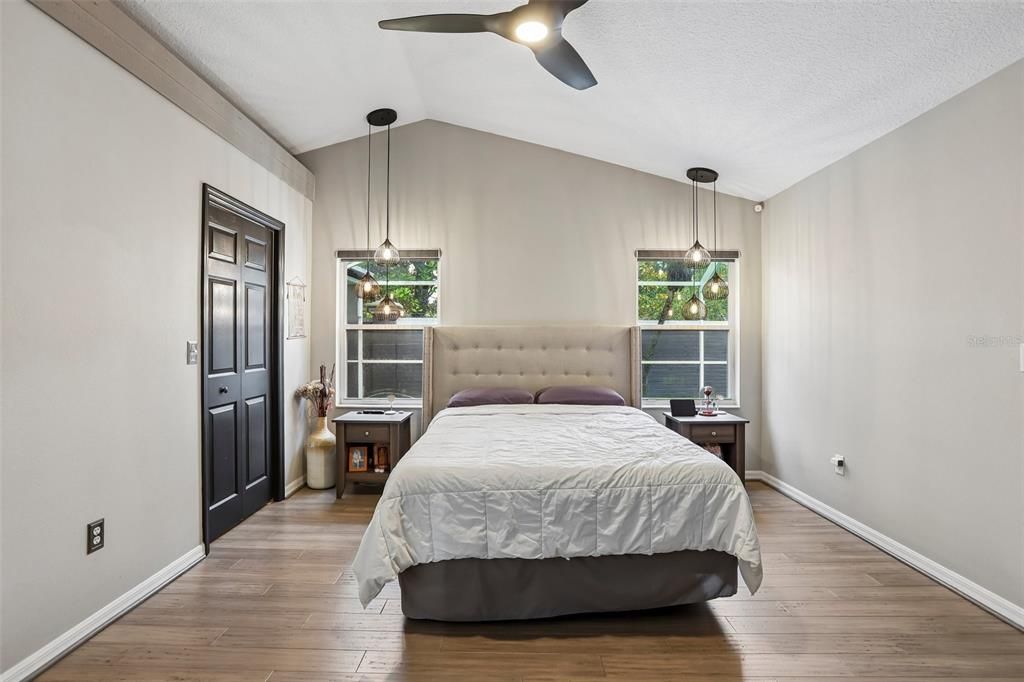 For Sale: $539,900 (4 beds, 2 baths, 2044 Square Feet)