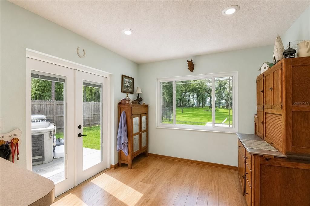 En Venta: $699,900 (3 camas, 2 baños, 2188 Pies cuadrados)