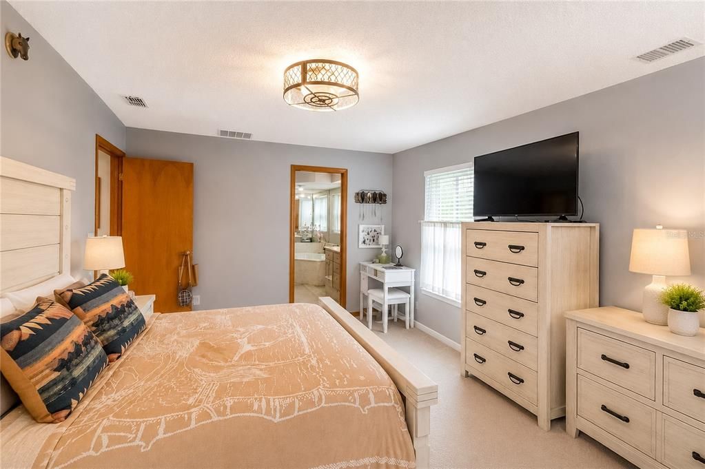 En Venta: $699,900 (3 camas, 2 baños, 2188 Pies cuadrados)