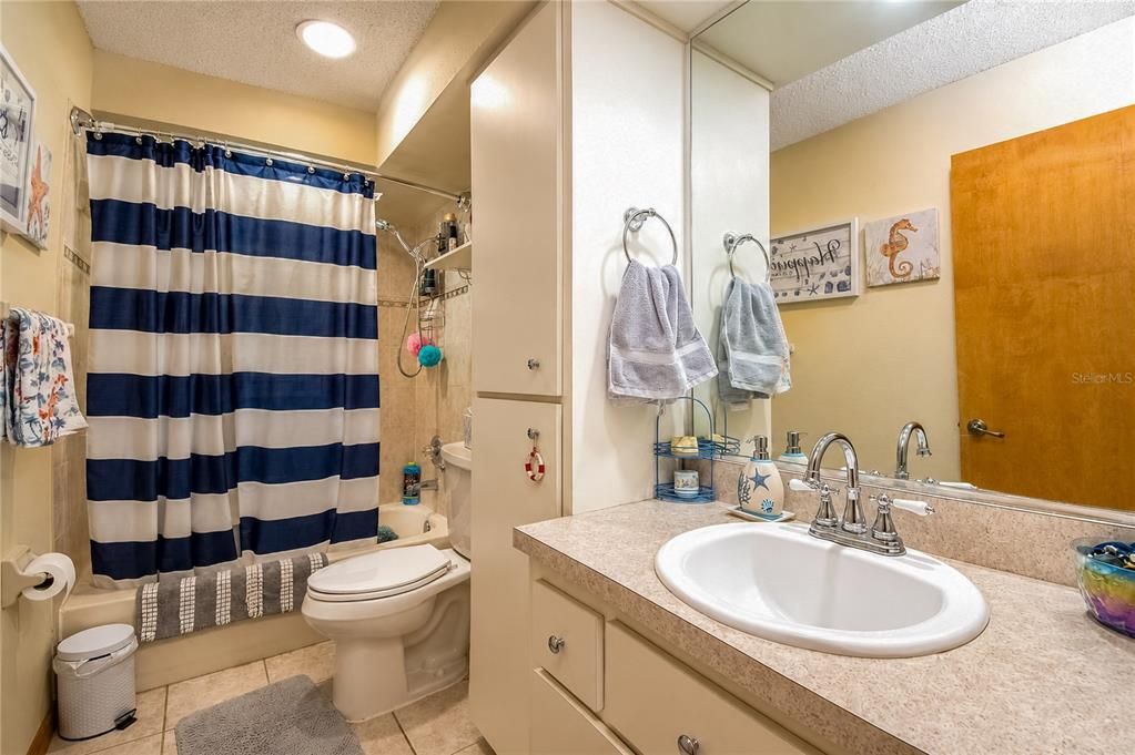En Venta: $699,900 (3 camas, 2 baños, 2188 Pies cuadrados)