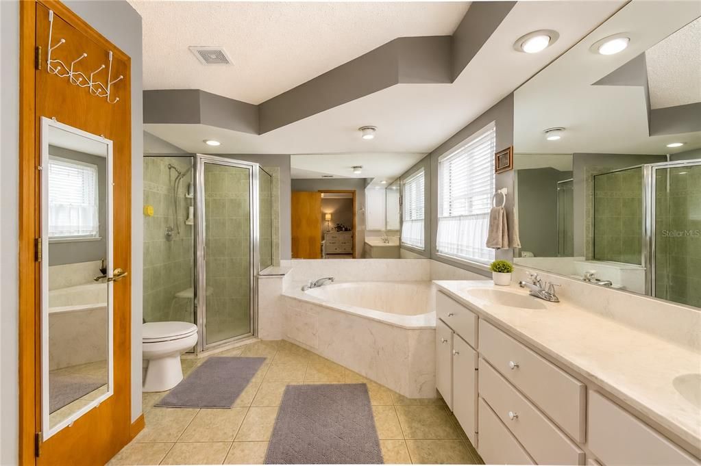 En Venta: $699,900 (3 camas, 2 baños, 2188 Pies cuadrados)