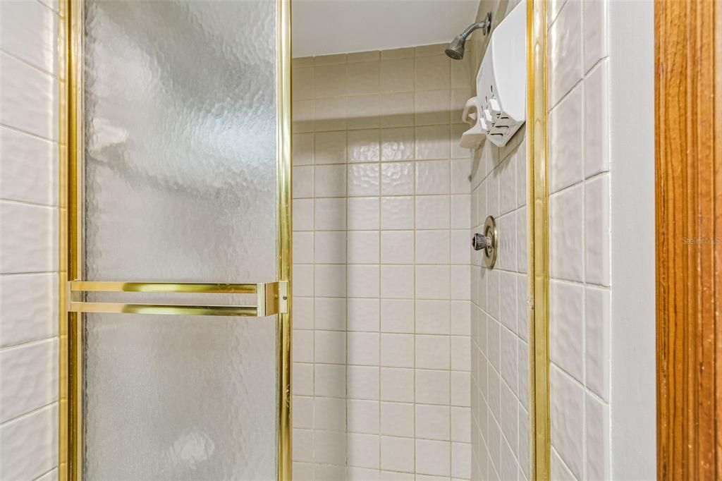 На продажу: $249,900 (2 спален, 2 ванн, 1370 Квадратных фут)