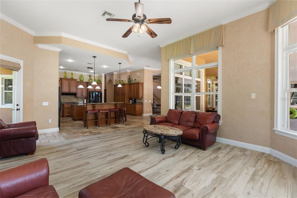 En Venta: $2,795,000 (5 camas, 6 baños, 5794 Pies cuadrados)