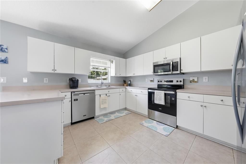 For Sale: $258,000 (3 beds, 2 baths, 1380 Square Feet)