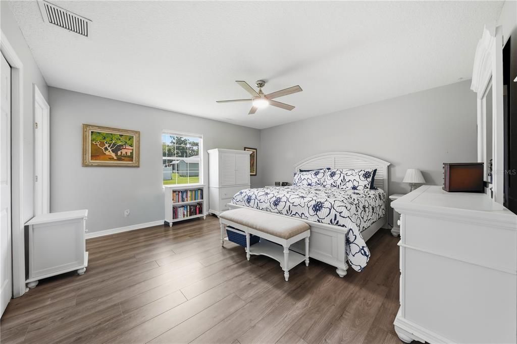 For Sale: $258,000 (3 beds, 2 baths, 1380 Square Feet)