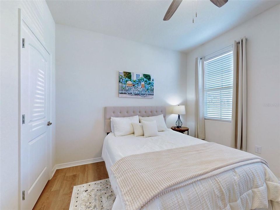 Activo con contrato: $384,900 (3 camas, 2 baños, 1722 Pies cuadrados)